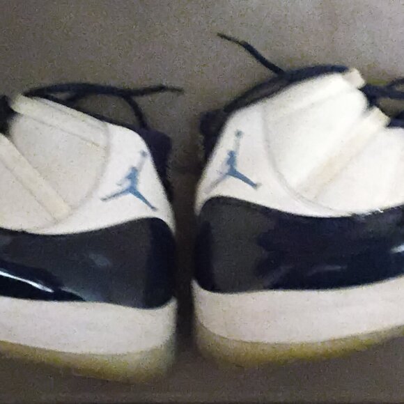 Jordan 11 north Carolina size 15